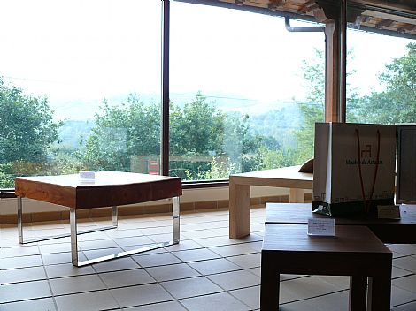 Interior de la zona de exposicin de Muebles Recorio. Fbrica de Muebles Recorio en Cangas de Ons, Asturias.