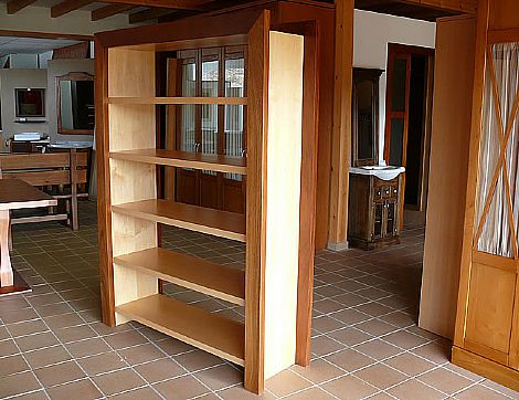 Estantera Arce Iroko Muebles Recorio Cangas de Ons Asturias